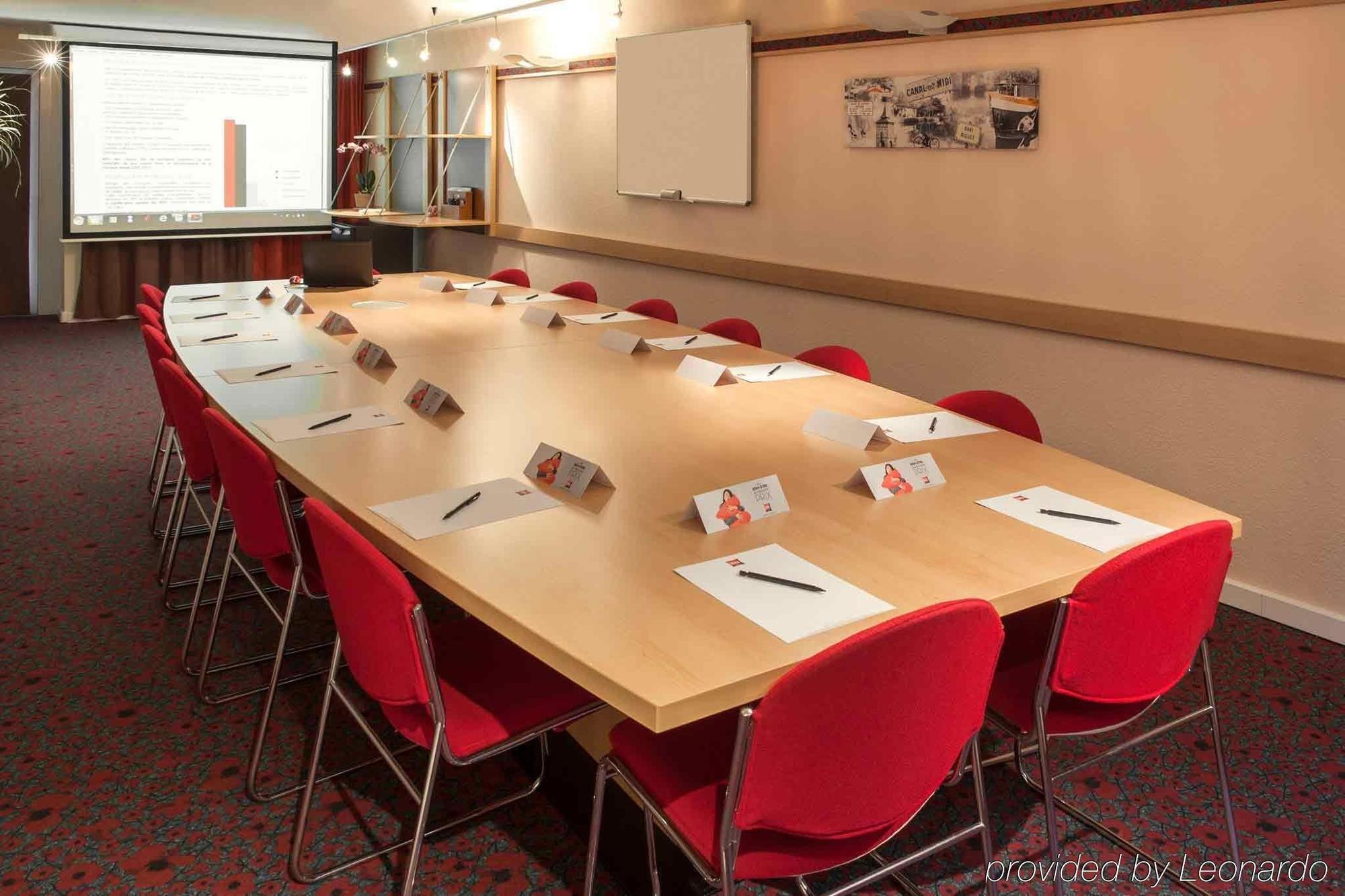 Ibis Centre Hotel 3*